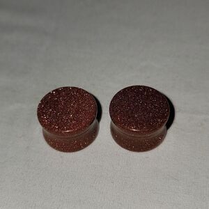 ⅝ plugs 